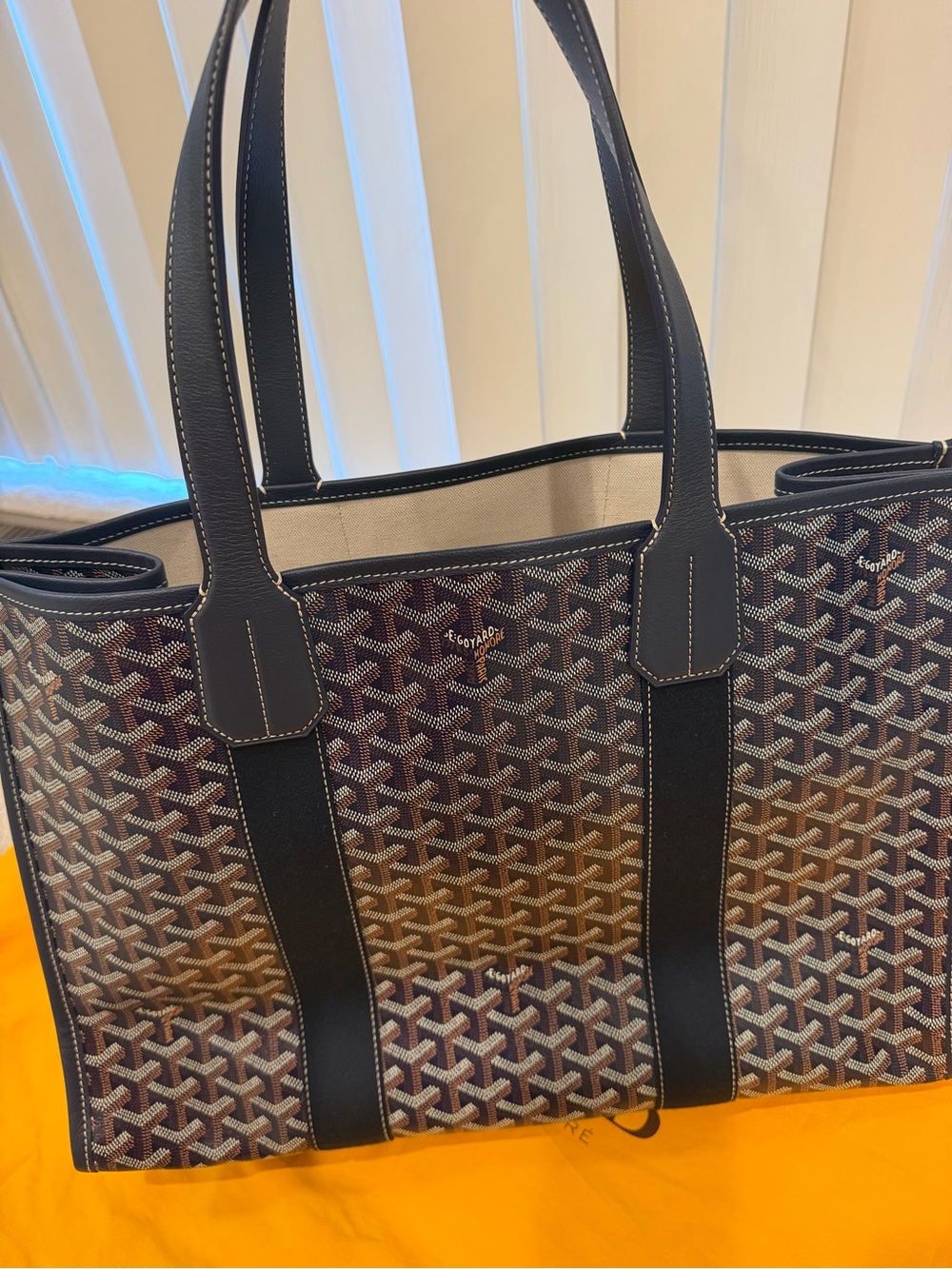 Auth GM Goyard St. Louis Tote - Picture 9 of 14
